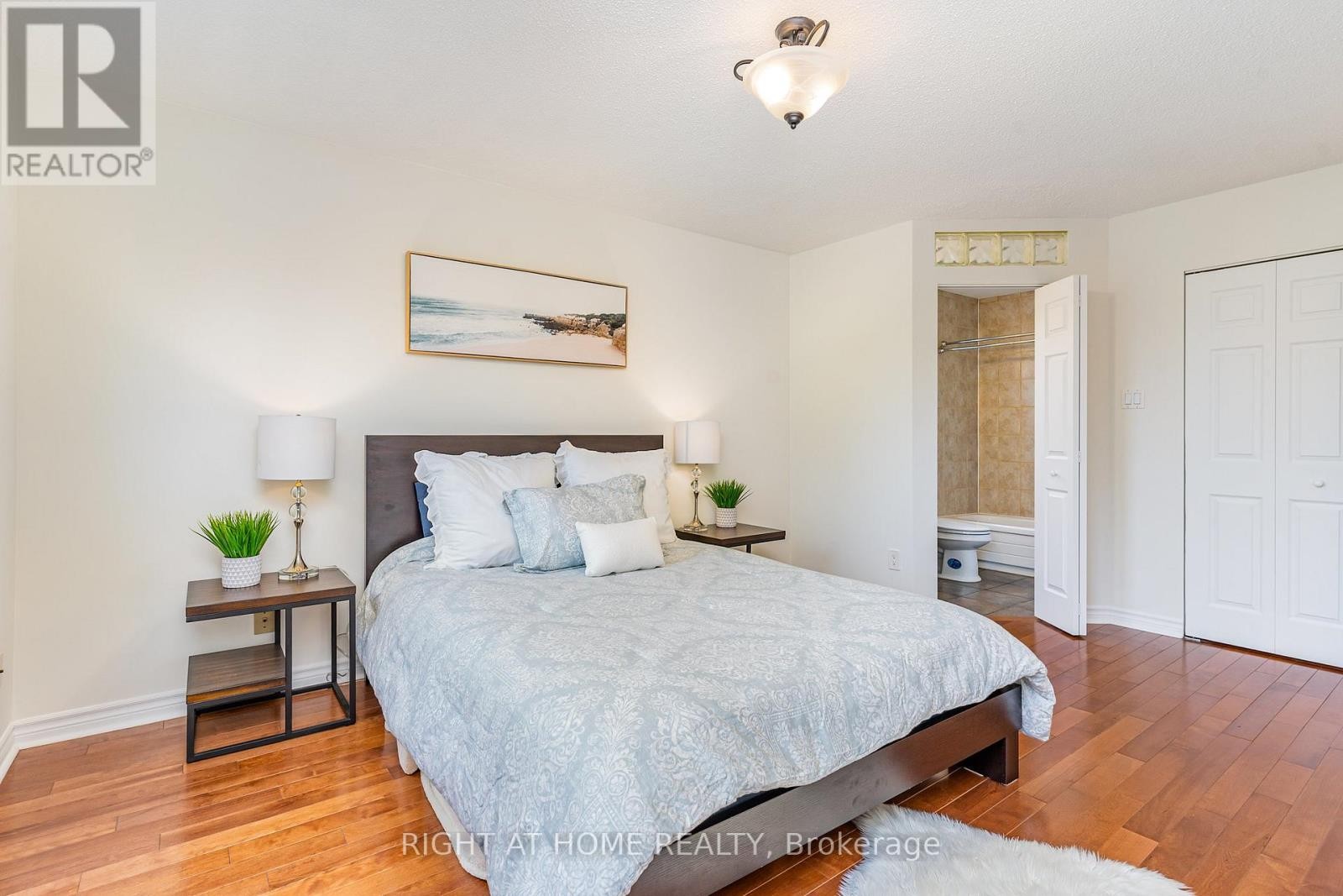 












6829 MARKWOOD PLACE

,
Mississauga (Meadowvale),




Ontario
L5N4K7

