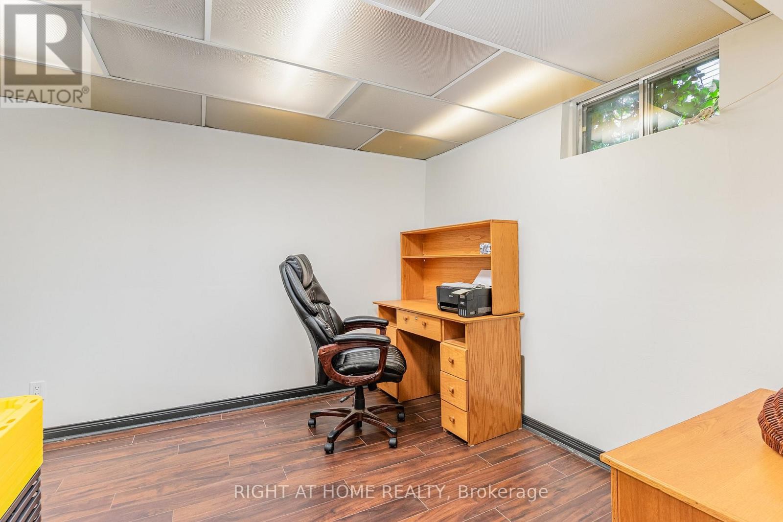 












6829 MARKWOOD PLACE

,
Mississauga (Meadowvale),




Ontario
L5N4K7

