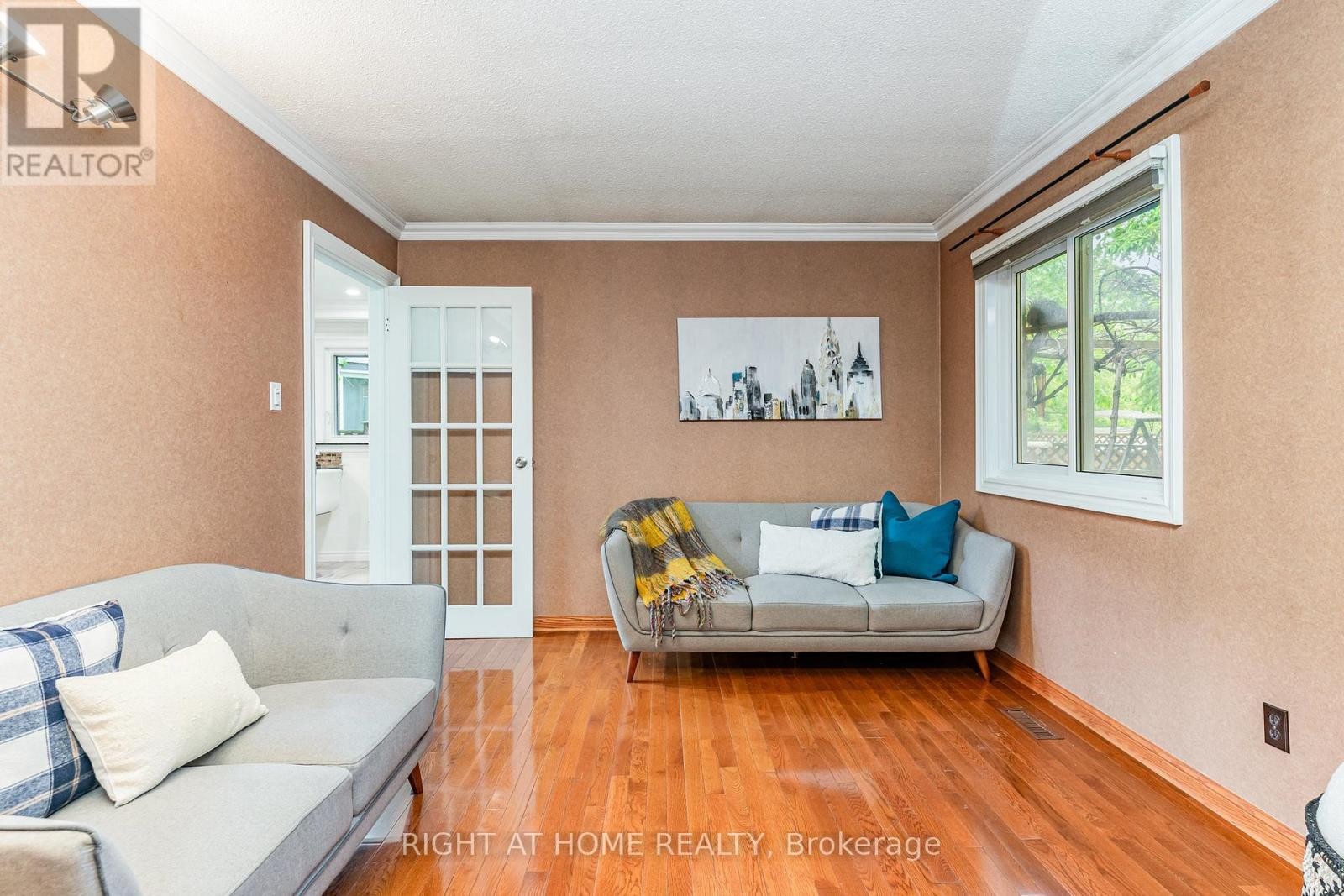 












6829 MARKWOOD PLACE

,
Mississauga (Meadowvale),




Ontario
L5N4K7

