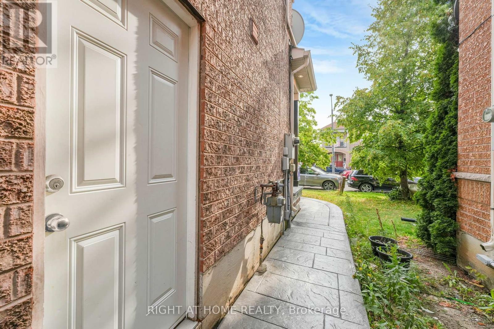 












5651 PATRON COVE E

,
Mississauga (Churchill Meadows),




Ontario
L5M7G4

