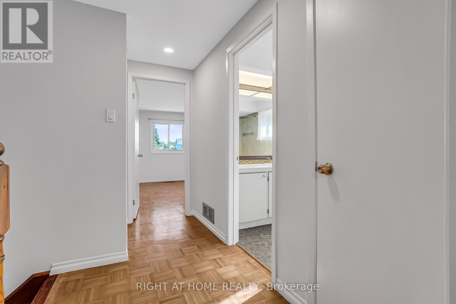 












6842 AVILA ROAD

,
Mississauga (Meadowvale),




Ontario
L5N1R8

