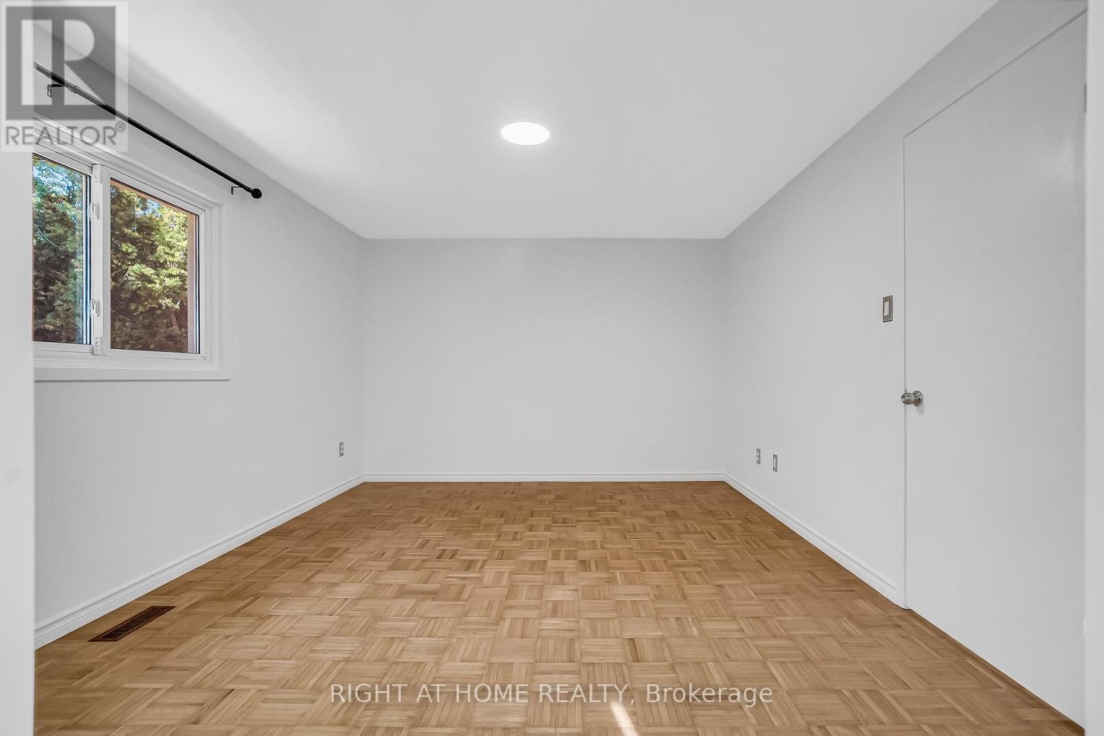 












6842 AVILA ROAD

,
Mississauga (Meadowvale),




Ontario
L5N1R8

