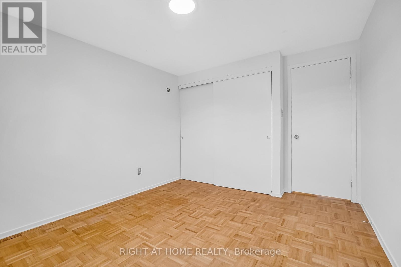 












6842 AVILA ROAD

,
Mississauga (Meadowvale),




Ontario
L5N1R8

