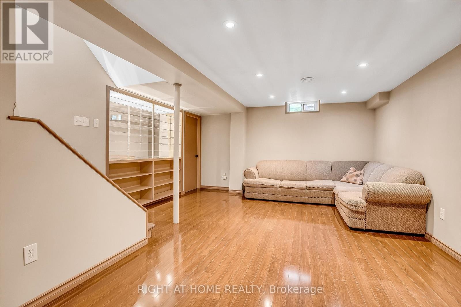 












6842 AVILA ROAD

,
Mississauga (Meadowvale),




Ontario
L5N1R8

