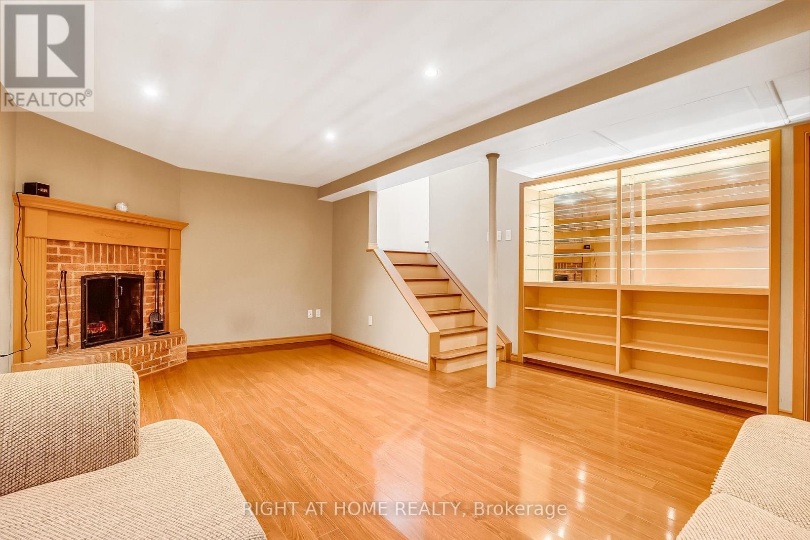 












6842 AVILA ROAD

,
Mississauga (Meadowvale),




Ontario
L5N1R8


