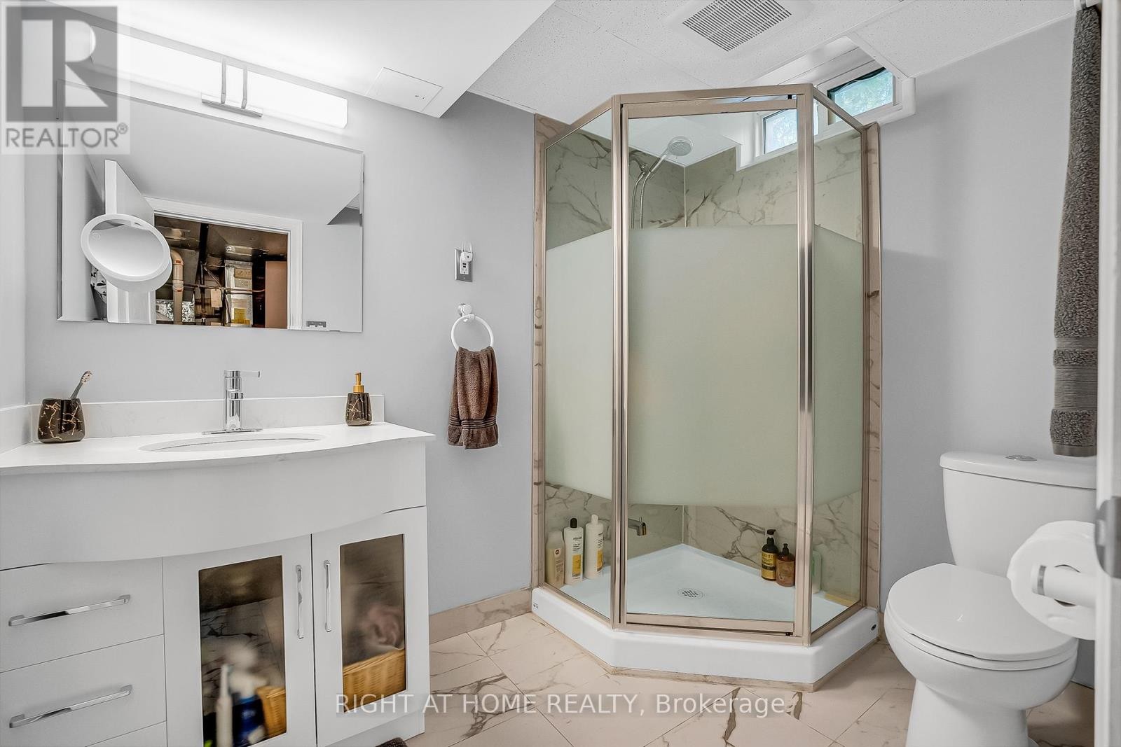 












6842 AVILA ROAD

,
Mississauga (Meadowvale),




Ontario
L5N1R8

