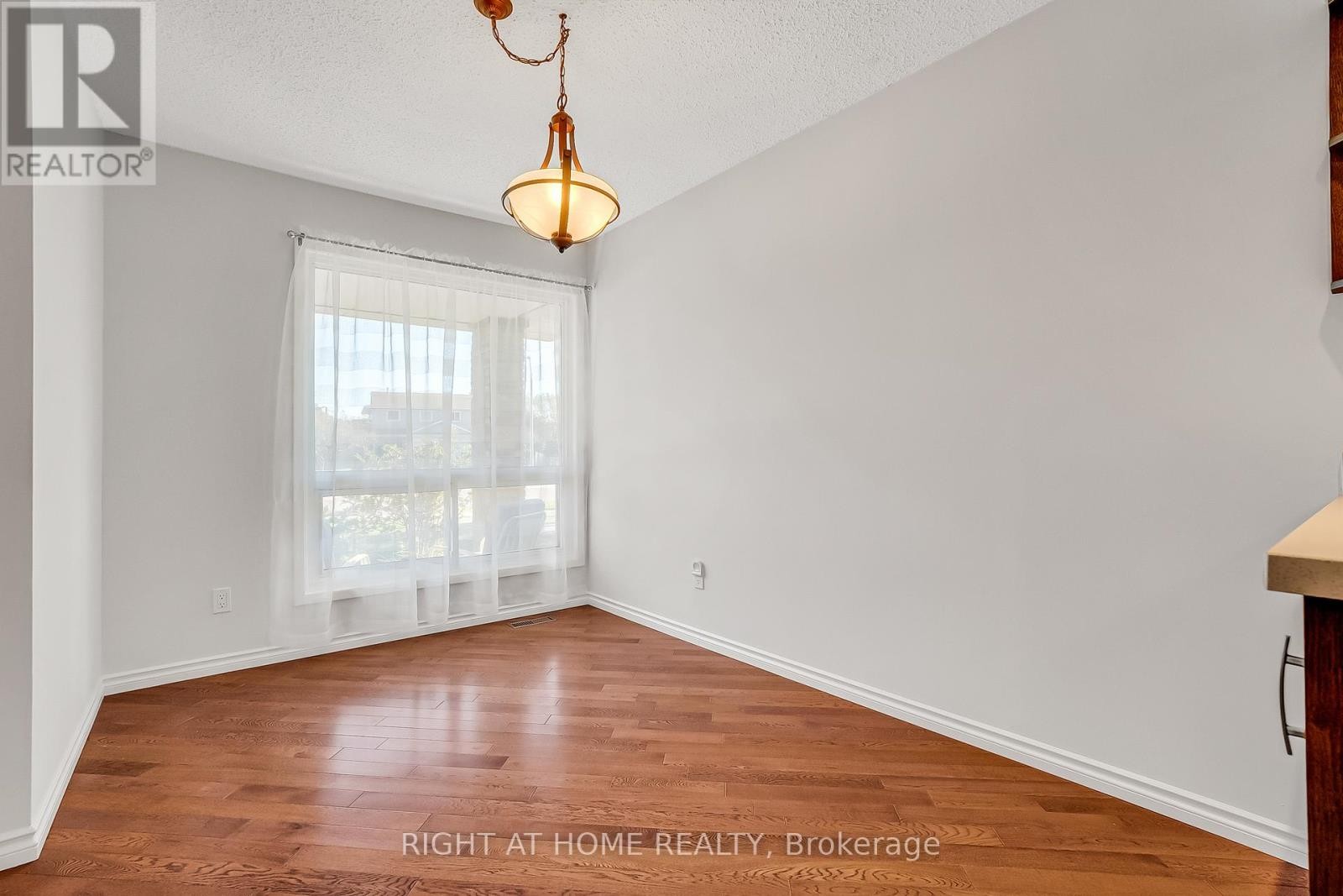 












6842 AVILA ROAD

,
Mississauga (Meadowvale),




Ontario
L5N1R8

