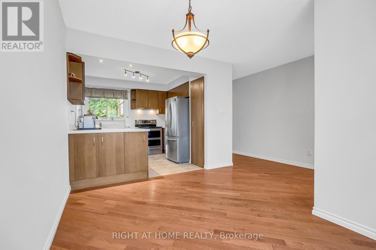 












6842 AVILA ROAD

,
Mississauga (Meadowvale),




Ontario
L5N1R8


