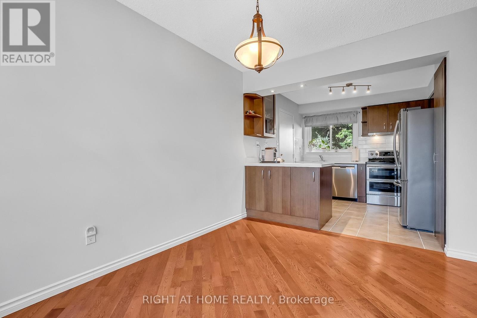 












6842 AVILA ROAD

,
Mississauga (Meadowvale),




Ontario
L5N1R8


