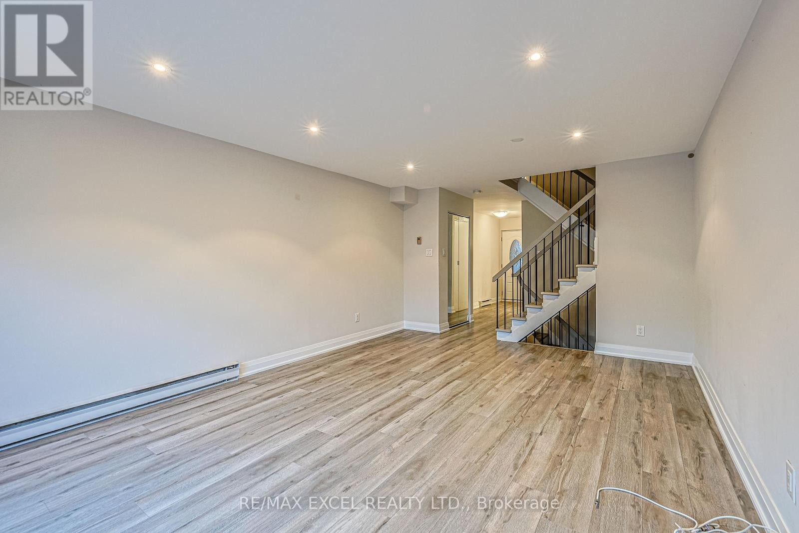 












18 - 81 IRWIN ROAD

,
Toronto (Elms-Old Rexdale),




Ontario
M9W5W1

