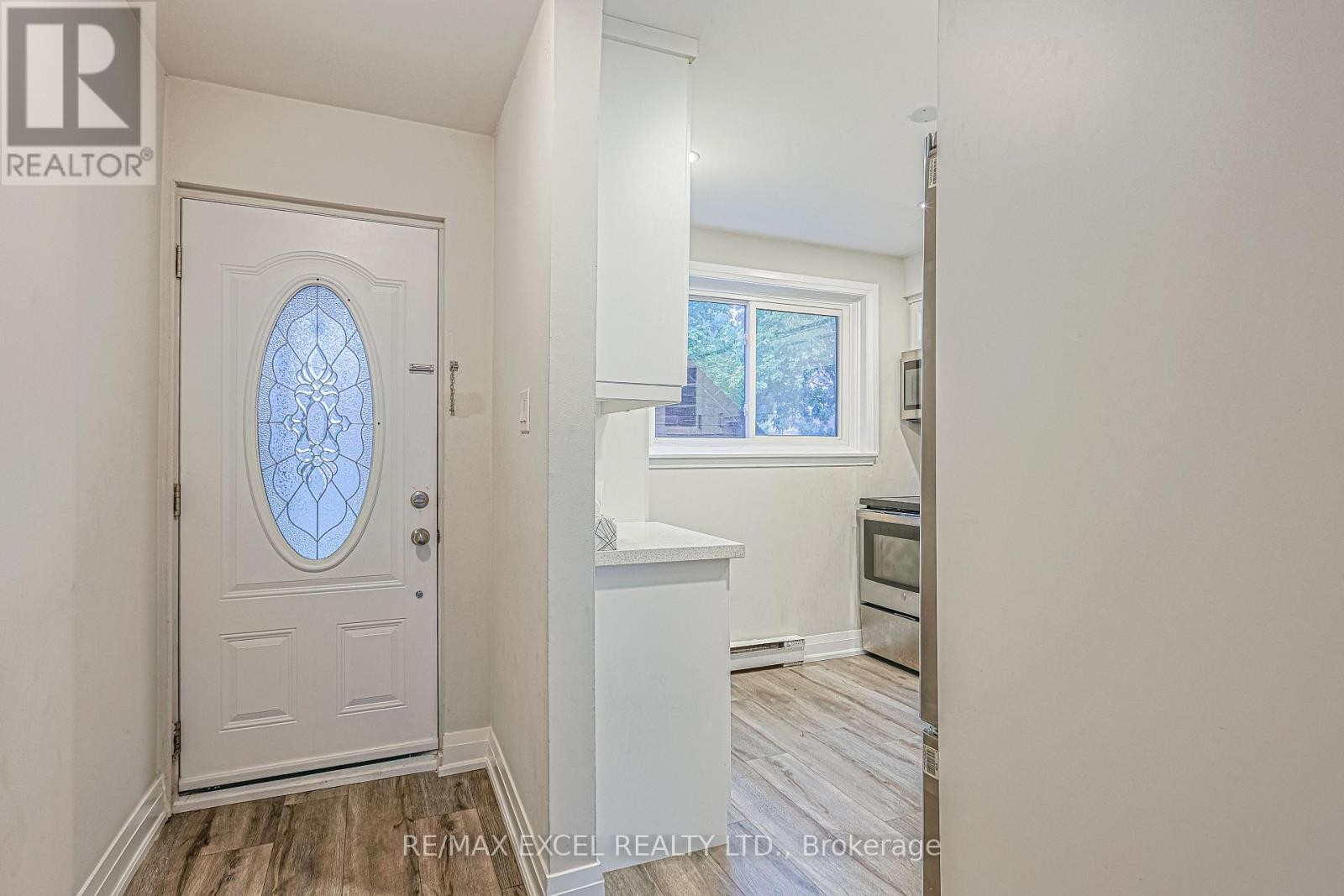 












18 - 81 IRWIN ROAD

,
Toronto (Elms-Old Rexdale),




Ontario
M9W5W1

