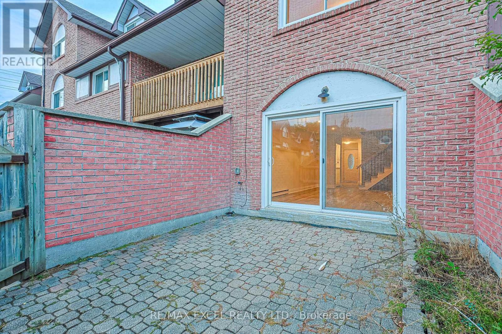 












18 - 81 IRWIN ROAD

,
Toronto (Elms-Old Rexdale),




Ontario
M9W5W1

