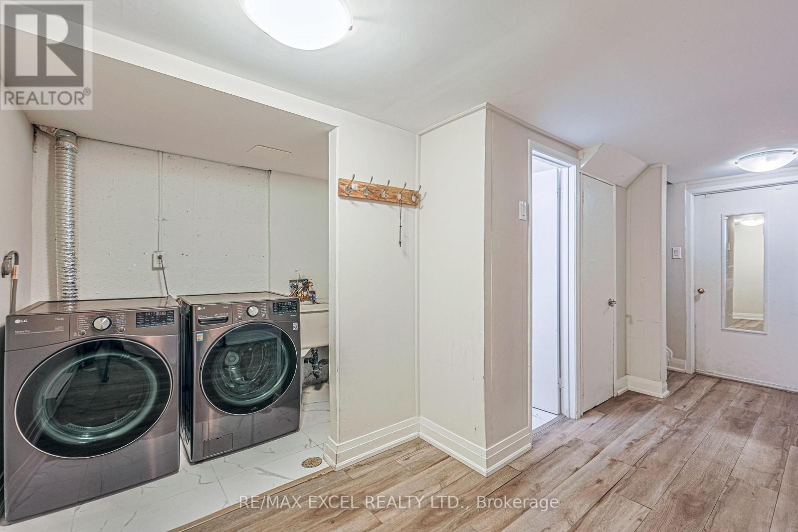 












18 - 81 IRWIN ROAD

,
Toronto (Elms-Old Rexdale),




Ontario
M9W5W1

