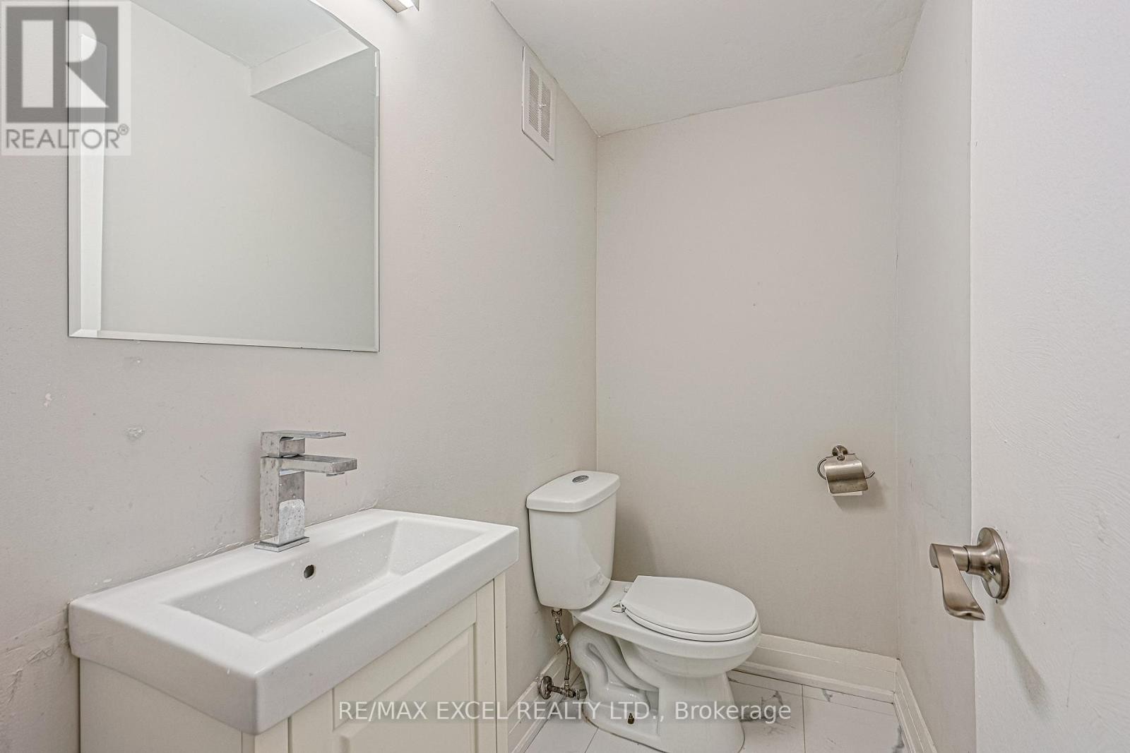 












18 - 81 IRWIN ROAD

,
Toronto (Elms-Old Rexdale),




Ontario
M9W5W1

