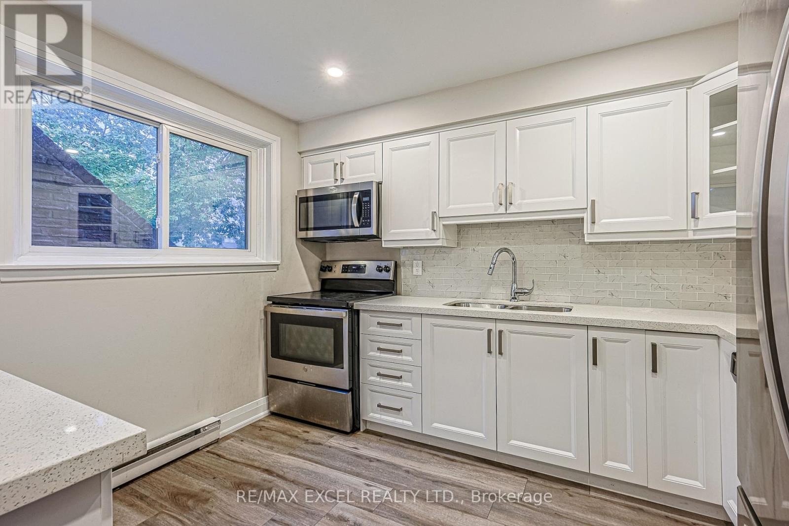 












18 - 81 IRWIN ROAD

,
Toronto (Elms-Old Rexdale),




Ontario
M9W5W1

