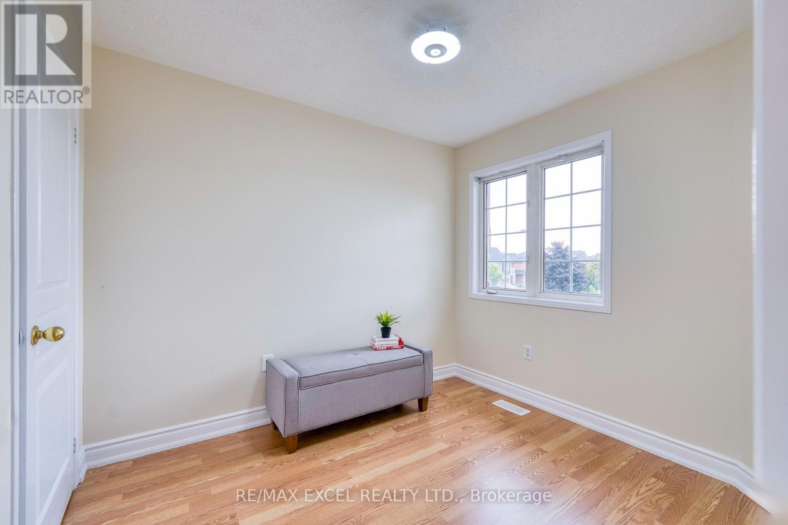 












5909 CHURCHILL MEADOWS BOULEVARD

,
Mississauga (Churchill Meadows),




Ontario
L5M6Y2

