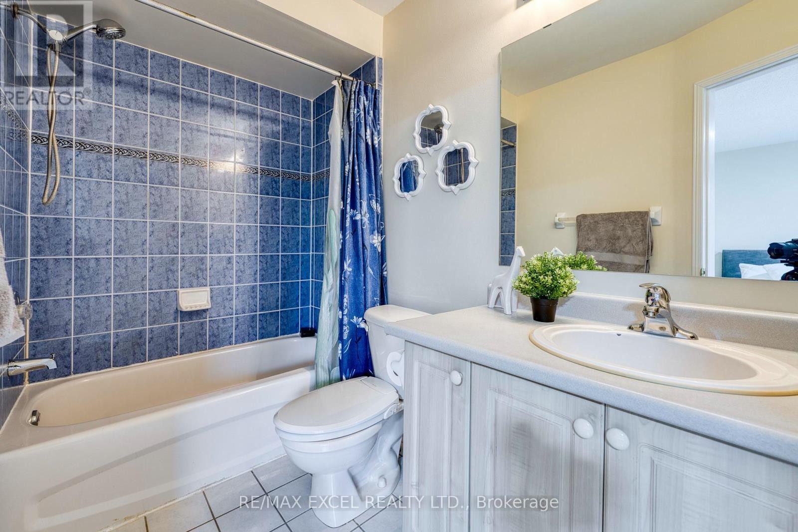 












5909 CHURCHILL MEADOWS BOULEVARD

,
Mississauga (Churchill Meadows),




Ontario
L5M6Y2


