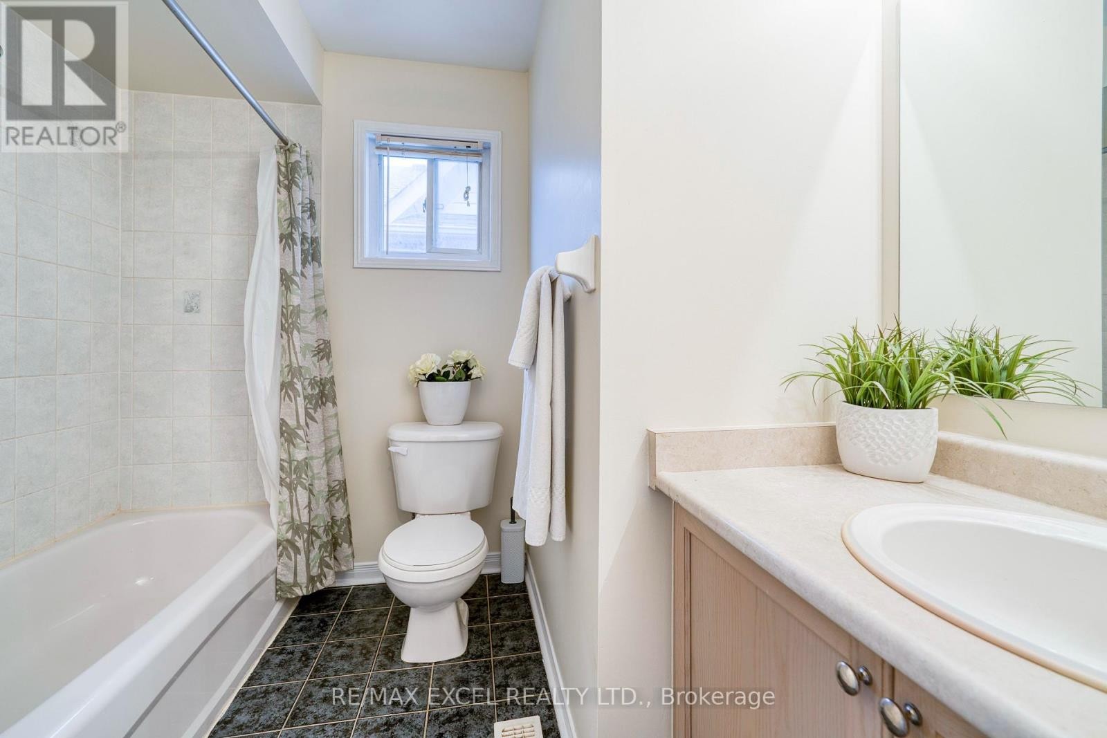 












5909 CHURCHILL MEADOWS BOULEVARD

,
Mississauga (Churchill Meadows),




Ontario
L5M6Y2

