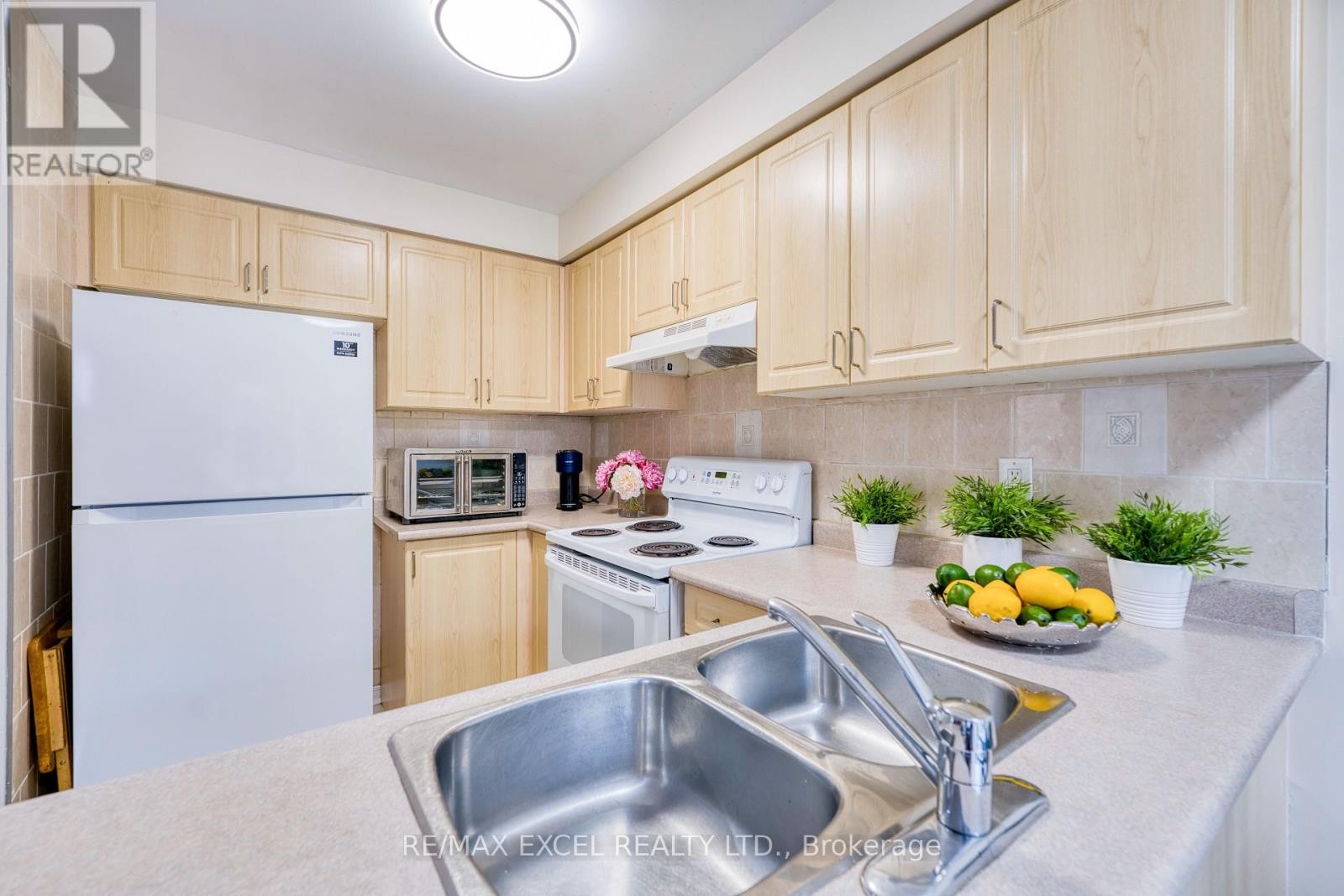 












5909 CHURCHILL MEADOWS BOULEVARD

,
Mississauga (Churchill Meadows),




Ontario
L5M6Y2

