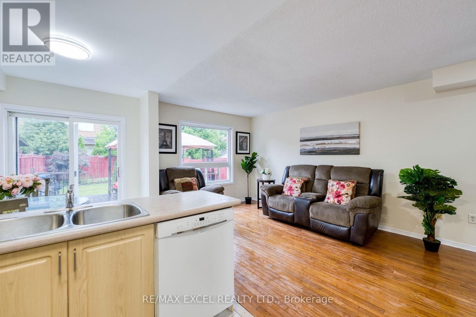 












5909 CHURCHILL MEADOWS BOULEVARD

,
Mississauga (Churchill Meadows),




Ontario
L5M6Y2

