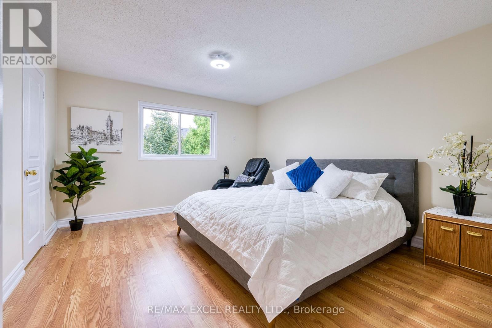 












5909 CHURCHILL MEADOWS BOULEVARD

,
Mississauga (Churchill Meadows),




Ontario
L5M6Y2


