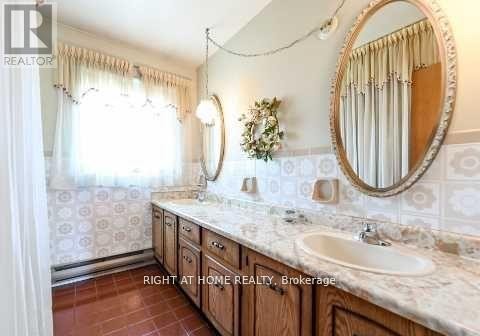 












6800 SECOND LINE W

,
Mississauga (Meadowvale Village),




Ontario
L5W1M9

