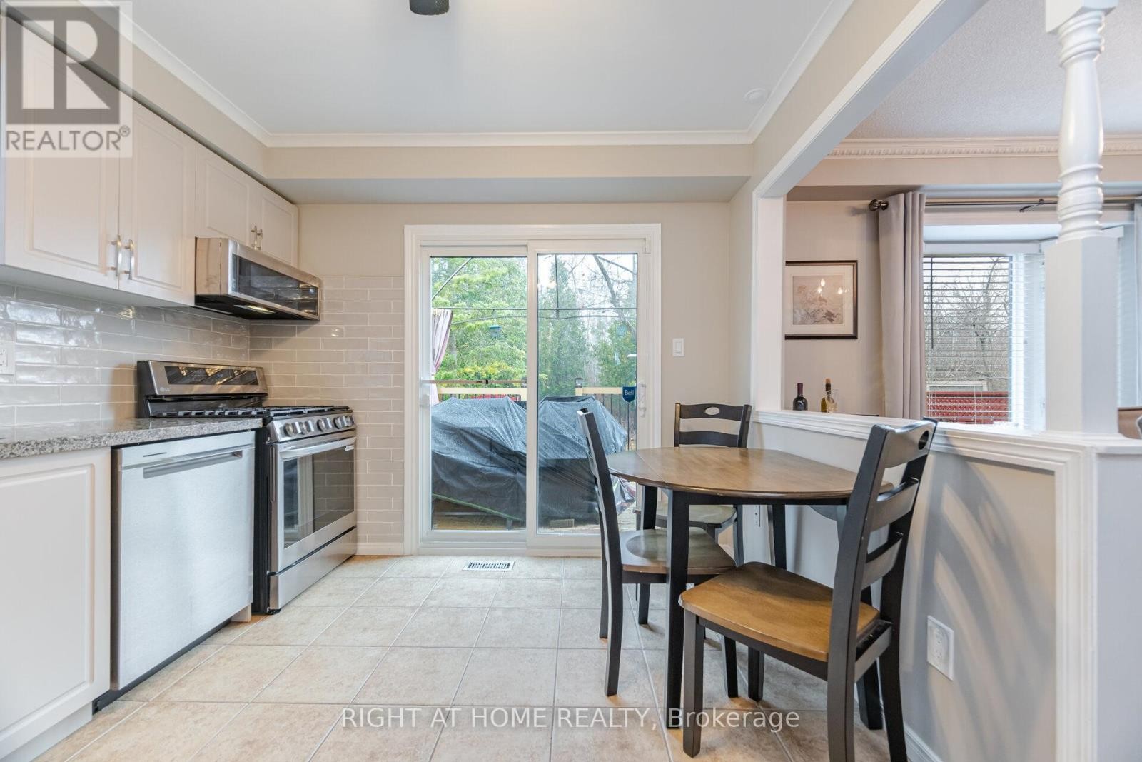 












27 LASBY LANE

,
Halton Hills (AC Acton),




Ontario
L7J2W9

