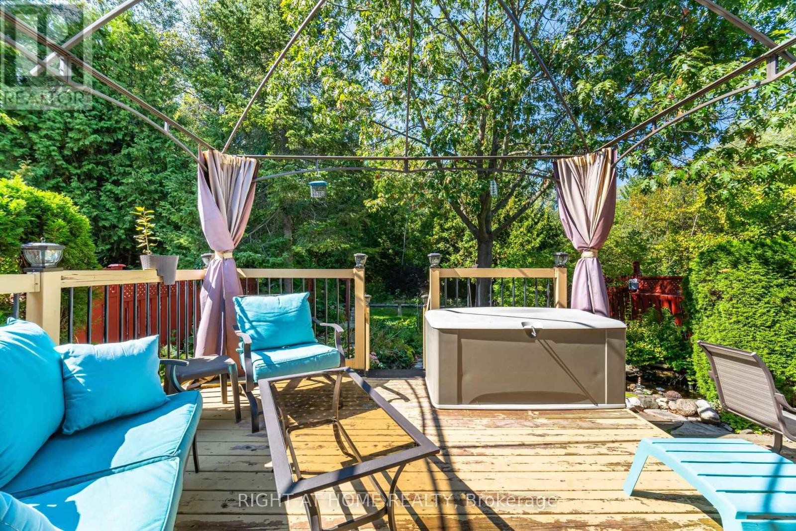 












27 LASBY LANE

,
Halton Hills (AC Acton),




Ontario
L7J2W9

