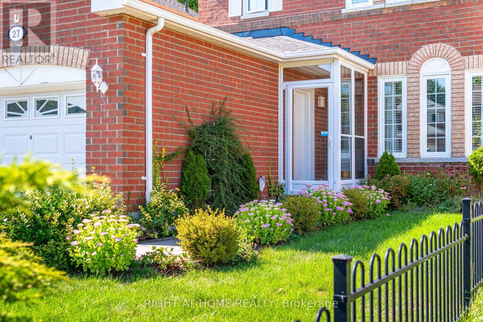












27 LASBY LANE

,
Halton Hills (AC Acton),




Ontario
L7J2W9

