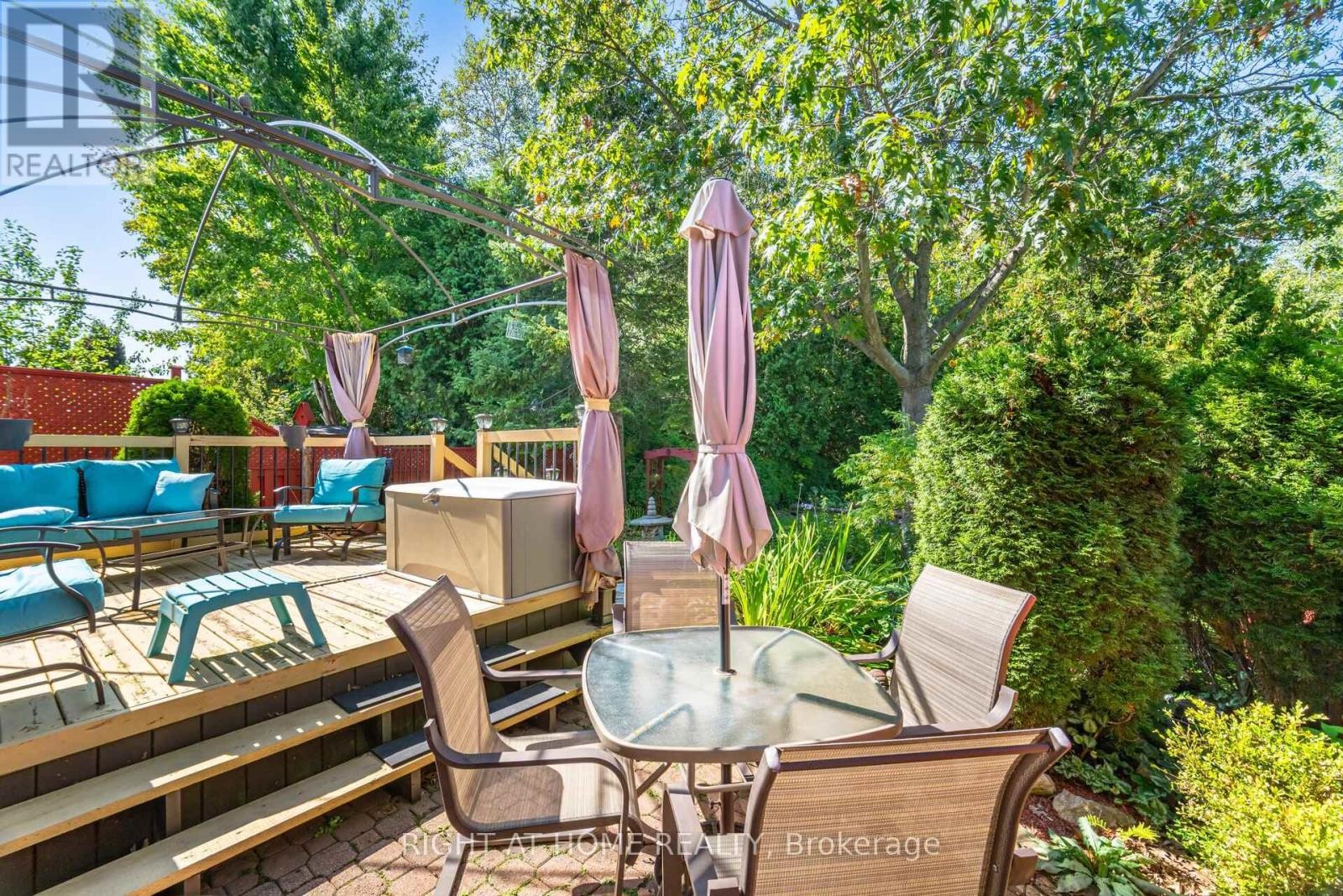 












27 LASBY LANE

,
Halton Hills (AC Acton),




Ontario
L7J2W9


