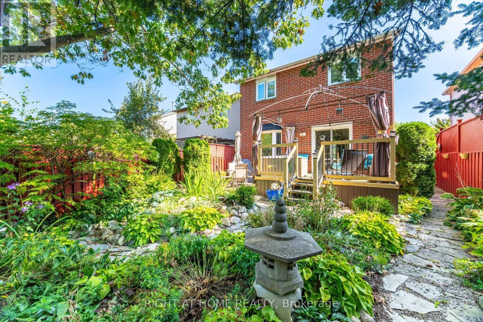












27 LASBY LANE

,
Halton Hills (AC Acton),




Ontario
L7J2W9

