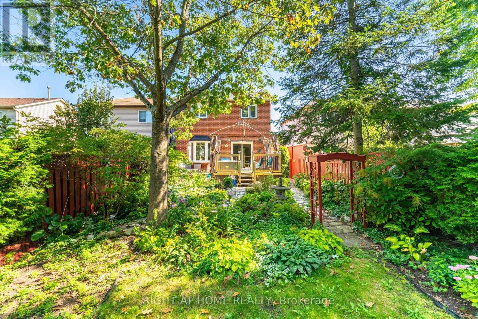 












27 LASBY LANE

,
Halton Hills (AC Acton),




Ontario
L7J2W9

