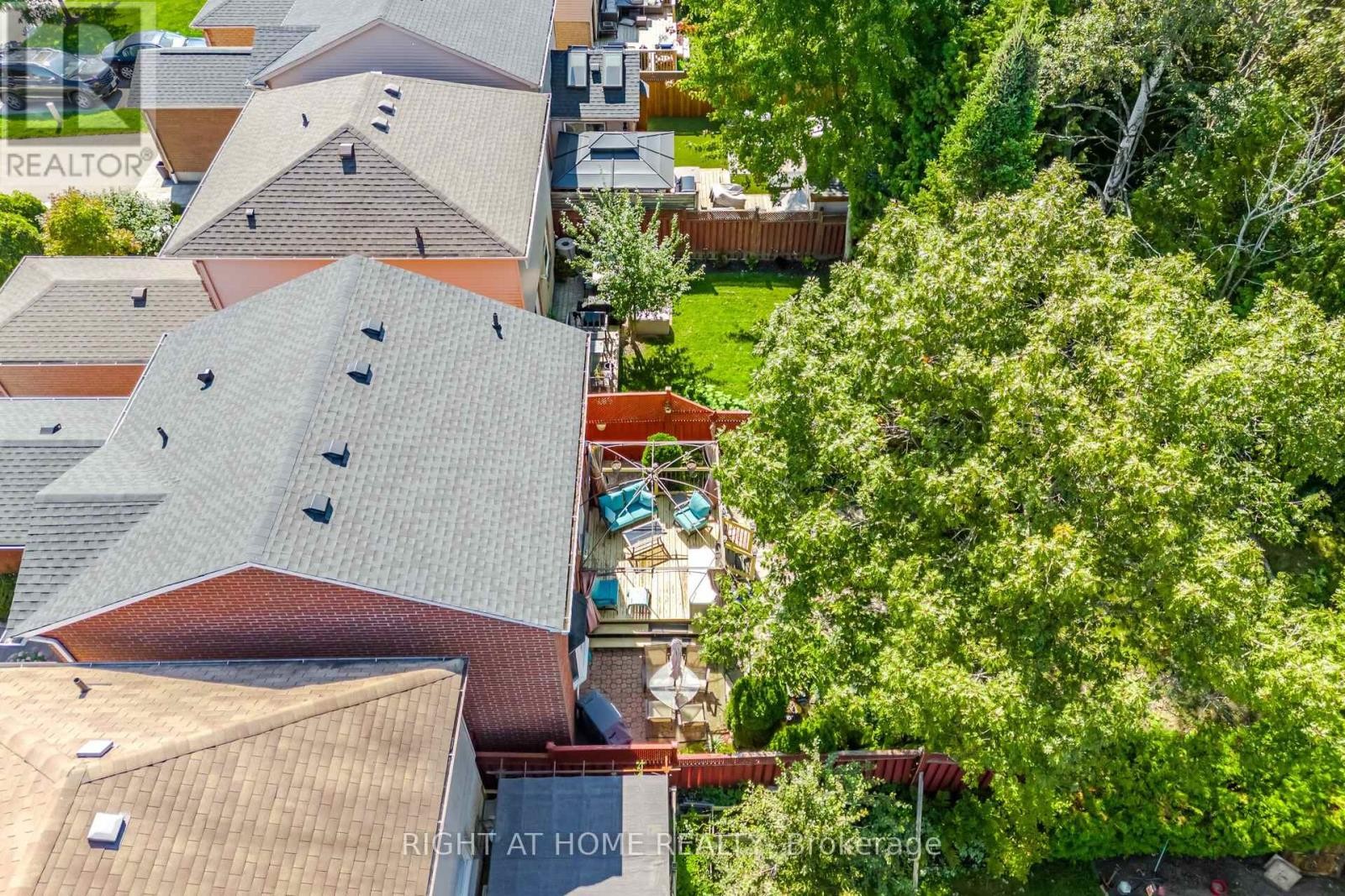 












27 LASBY LANE

,
Halton Hills (AC Acton),




Ontario
L7J2W9

