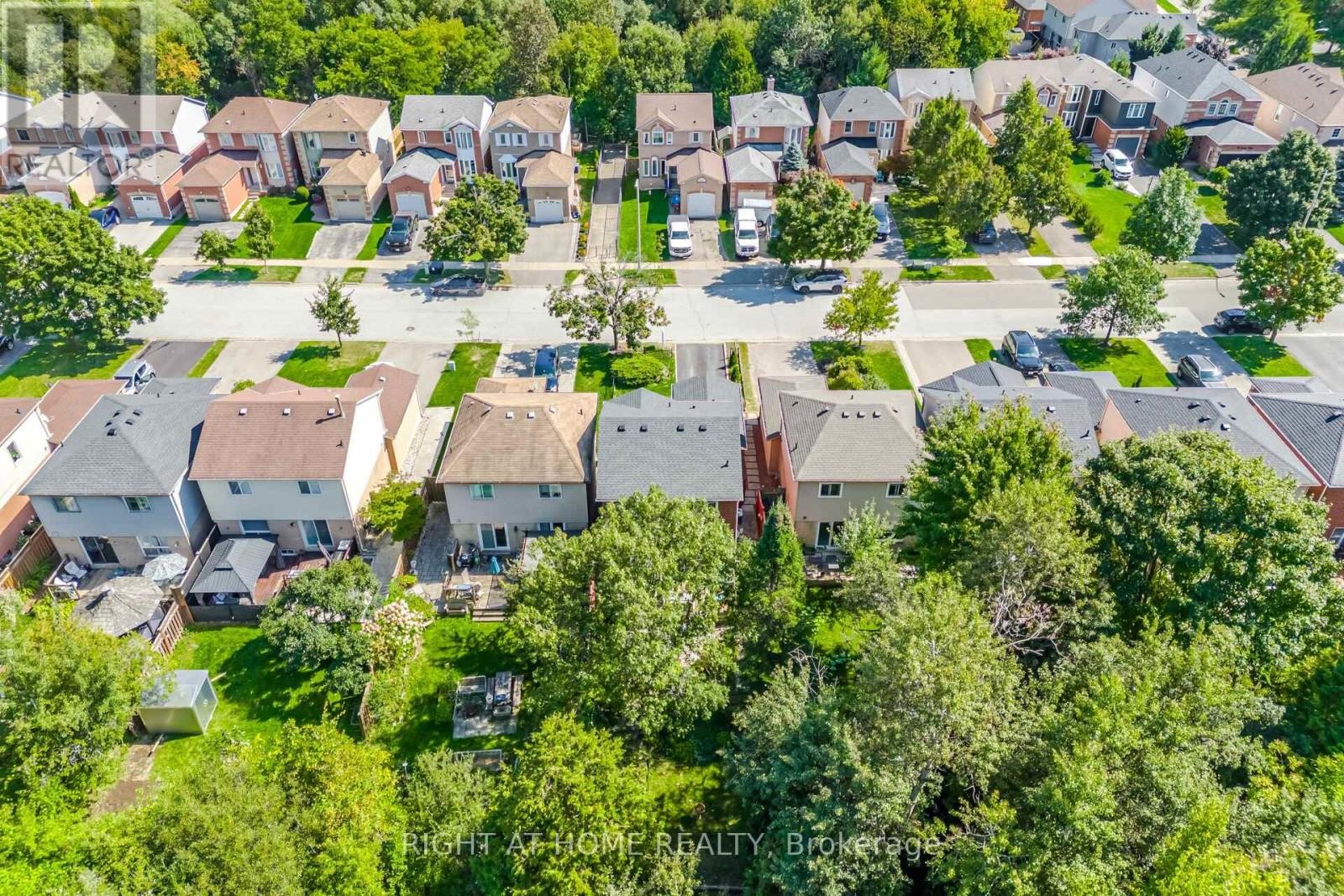 












27 LASBY LANE

,
Halton Hills (AC Acton),




Ontario
L7J2W9

