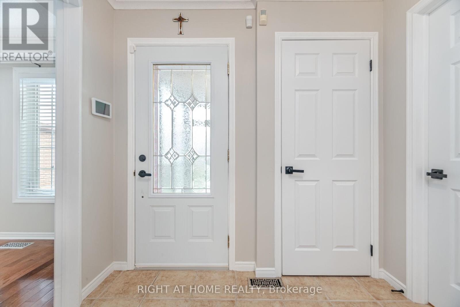 












27 LASBY LANE

,
Halton Hills (AC Acton),




Ontario
L7J2W9

