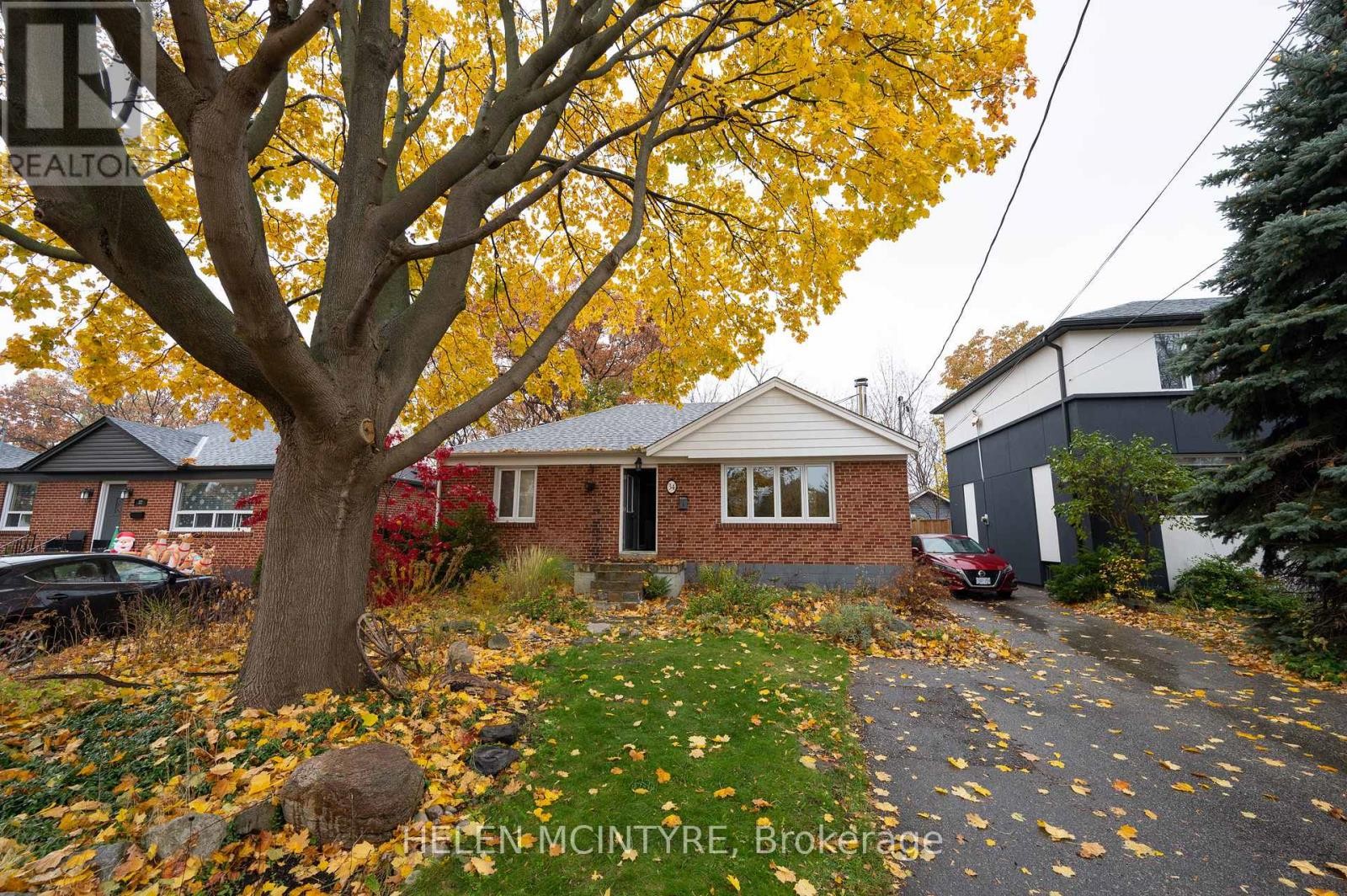 












34 DUNNING CRESCENT

,
Toronto (Alderwood),




Ontario
M8W4S8


