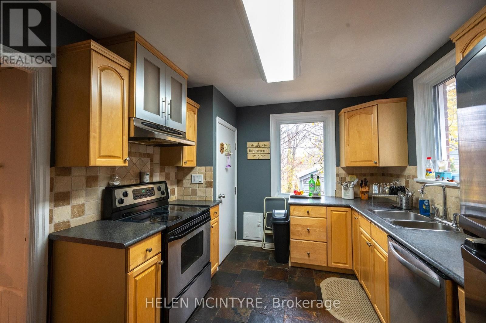 












34 DUNNING CRESCENT

,
Toronto (Alderwood),




Ontario
M8W4S8

