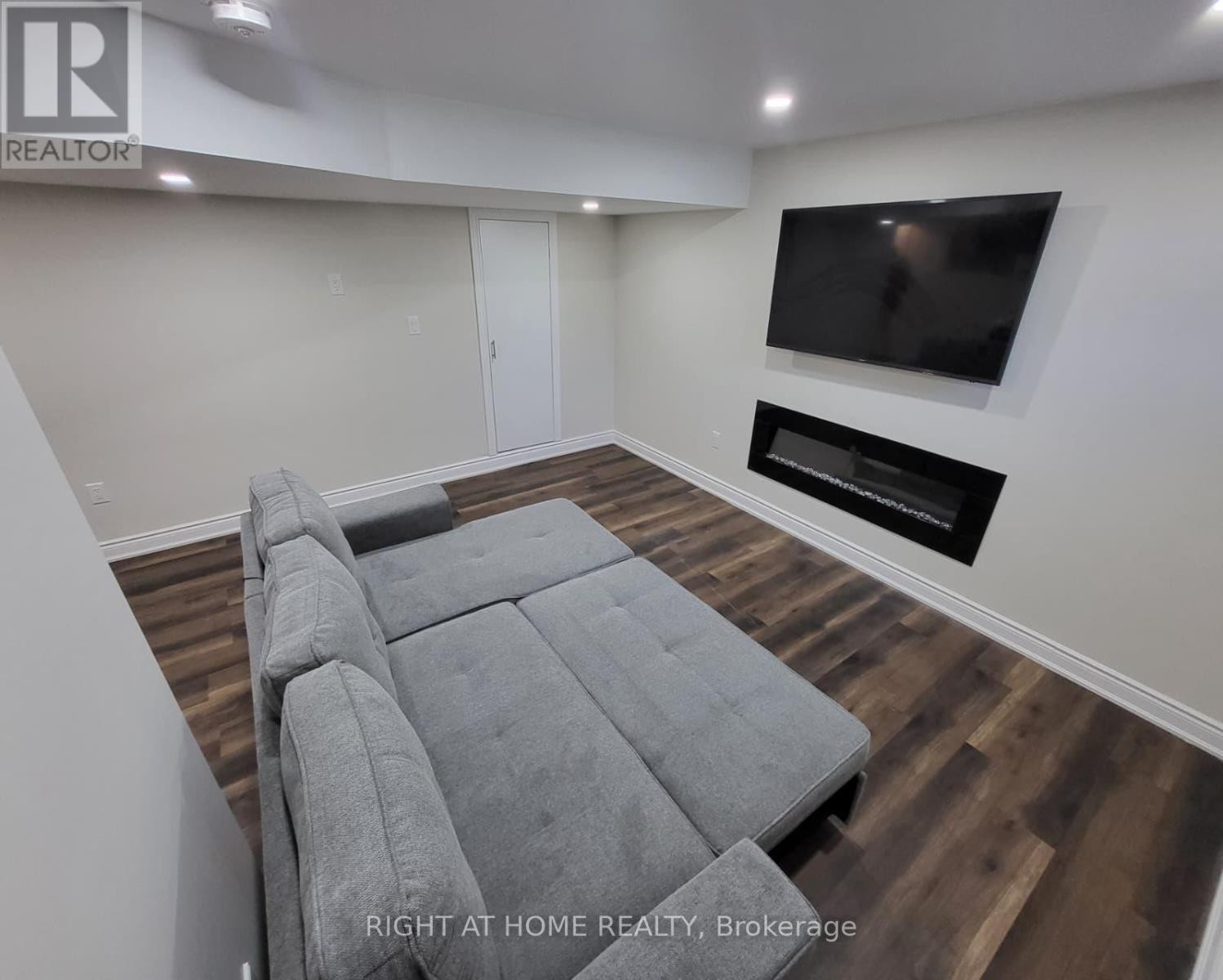 












BSMNT #2 - 5457 MEADOWCREST AVENUE

,
Mississauga (Churchill Meadows),




Ontario
L5M0V7

