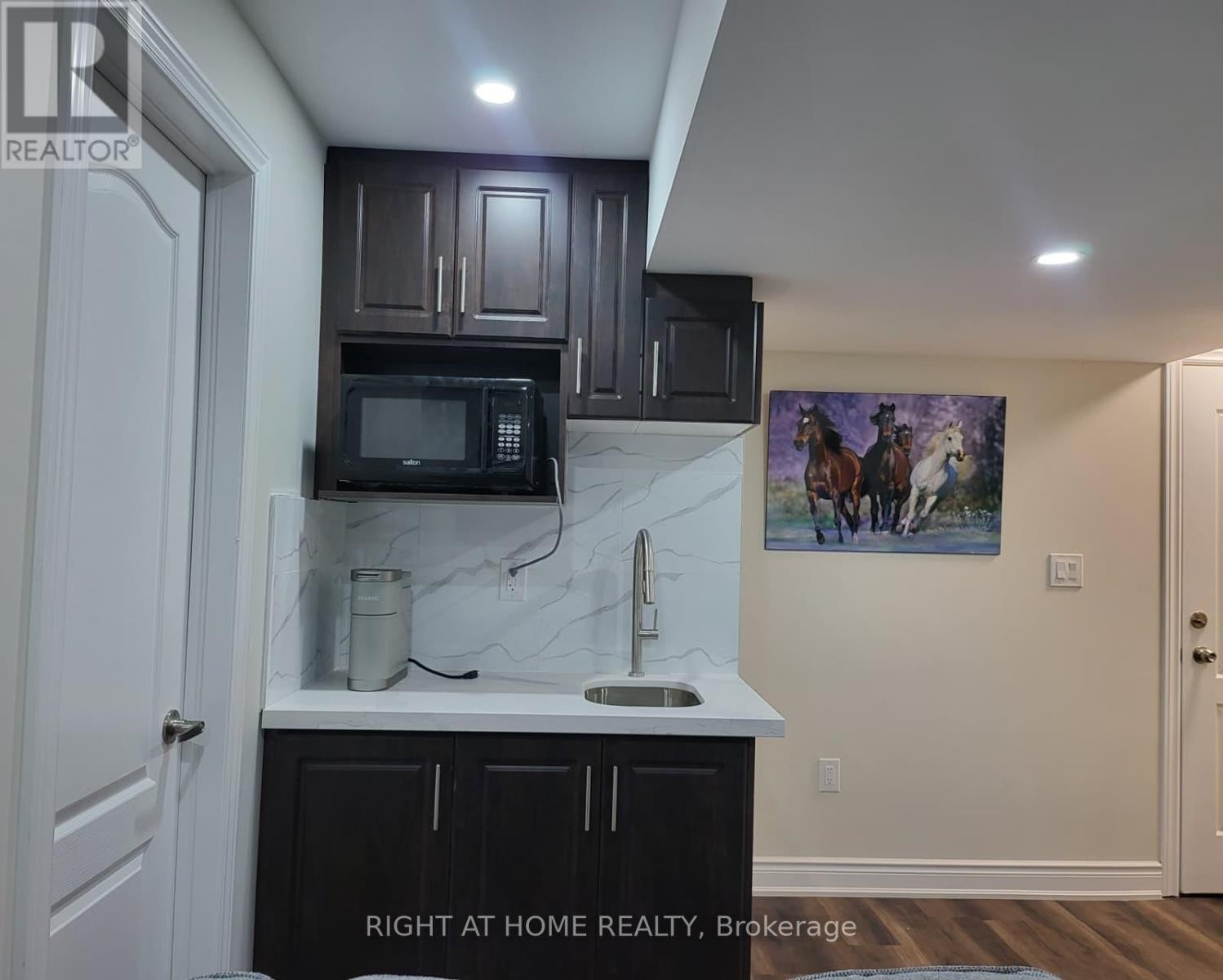 












BSMNT #2 - 5457 MEADOWCREST AVENUE

,
Mississauga (Churchill Meadows),




Ontario
L5M0V7

