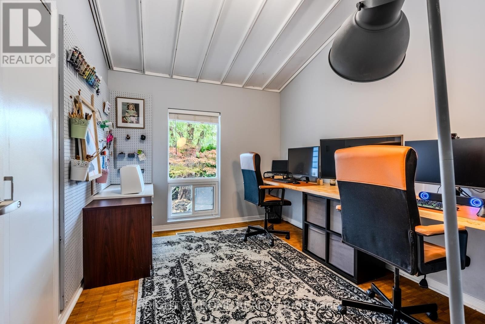 












2 PRINCE CHARLES DRIVE

,
Halton Hills (Georgetown),




Ontario
L7G3T7

