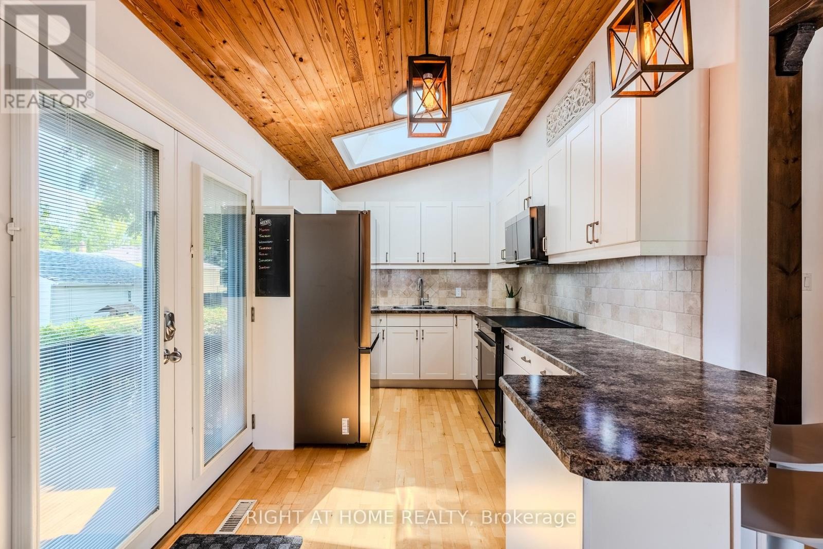 












2 PRINCE CHARLES DRIVE

,
Halton Hills (Georgetown),




Ontario
L7G3T7

