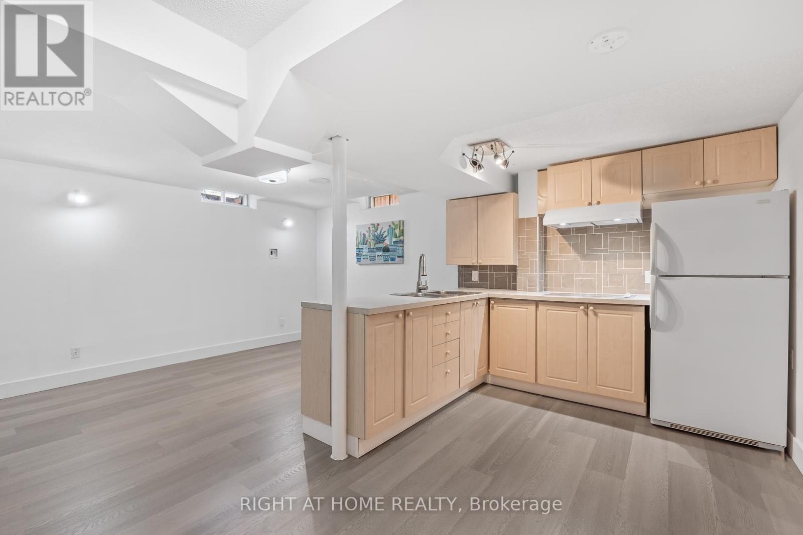 












55 COWAN ROAD N

,
Brampton (Brampton West),




Ontario
L6X2P9

