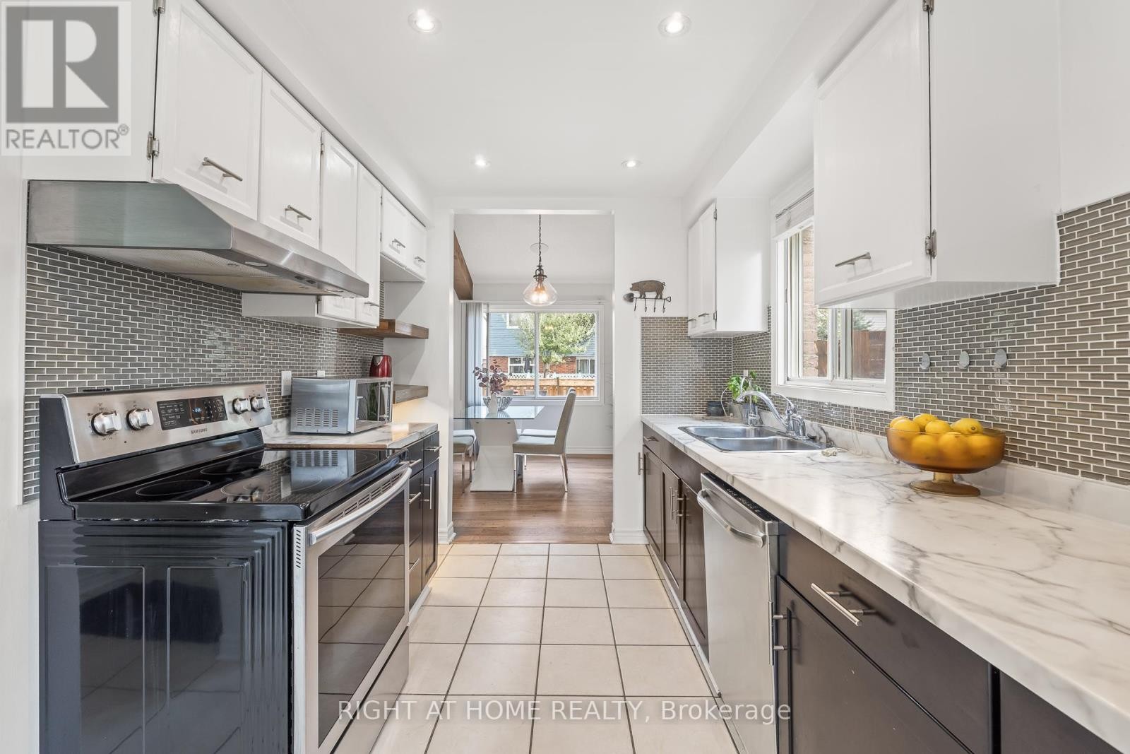 












55 COWAN ROAD N

,
Brampton (Brampton West),




Ontario
L6X2P9

