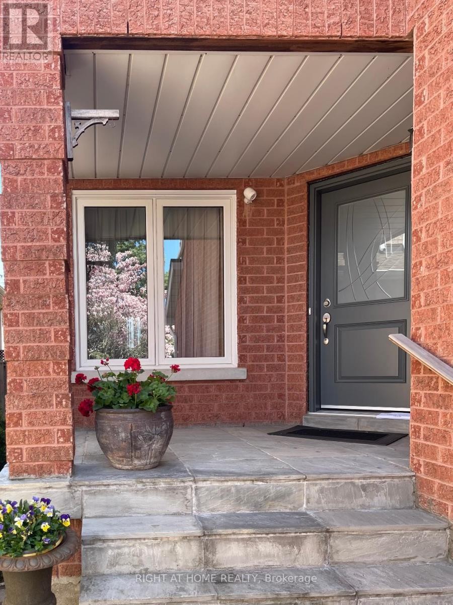 












845 MAYS CRESCENT

,
Mississauga (East Credit),




Ontario
L5V2G6

