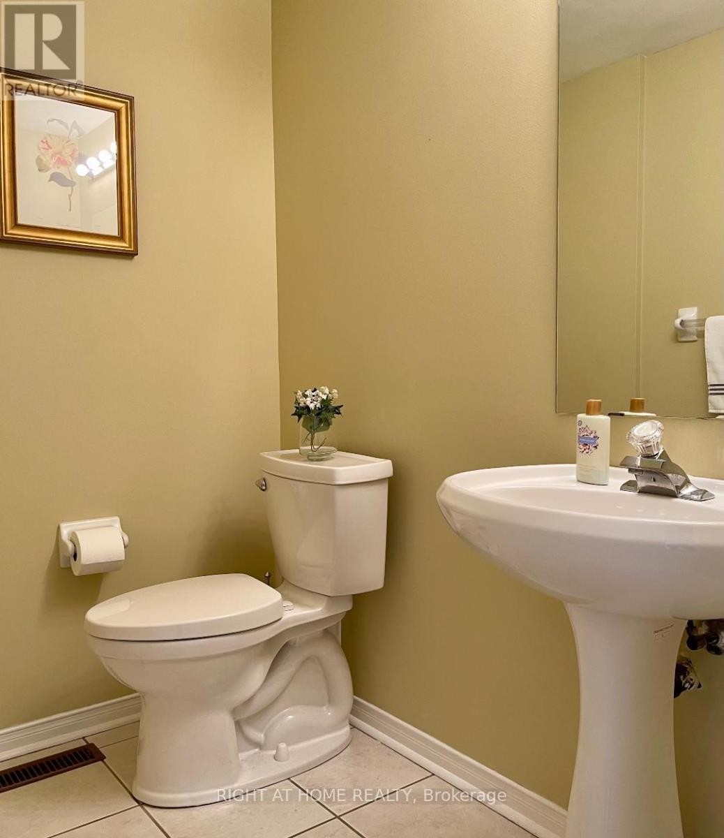 












845 MAYS CRESCENT

,
Mississauga (East Credit),




Ontario
L5V2G6

