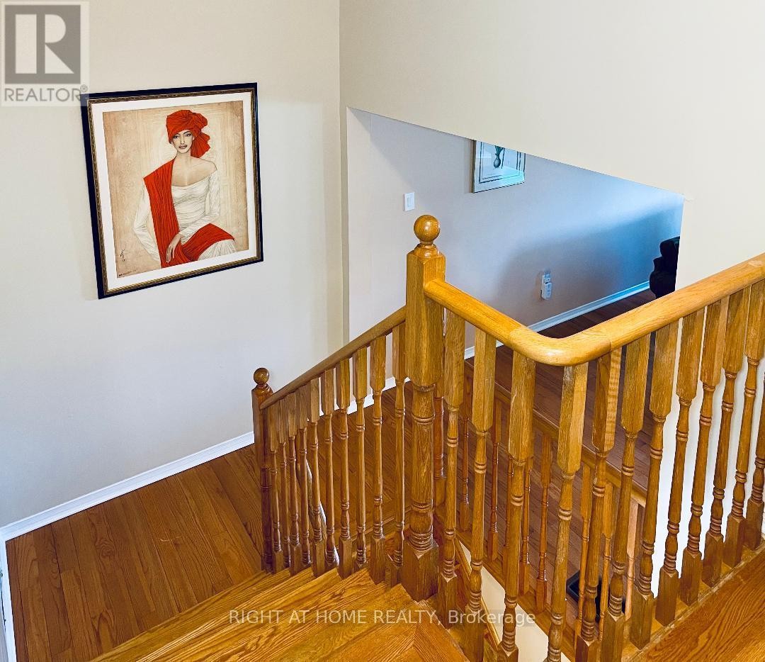












845 MAYS CRESCENT

,
Mississauga (East Credit),




Ontario
L5V2G6

