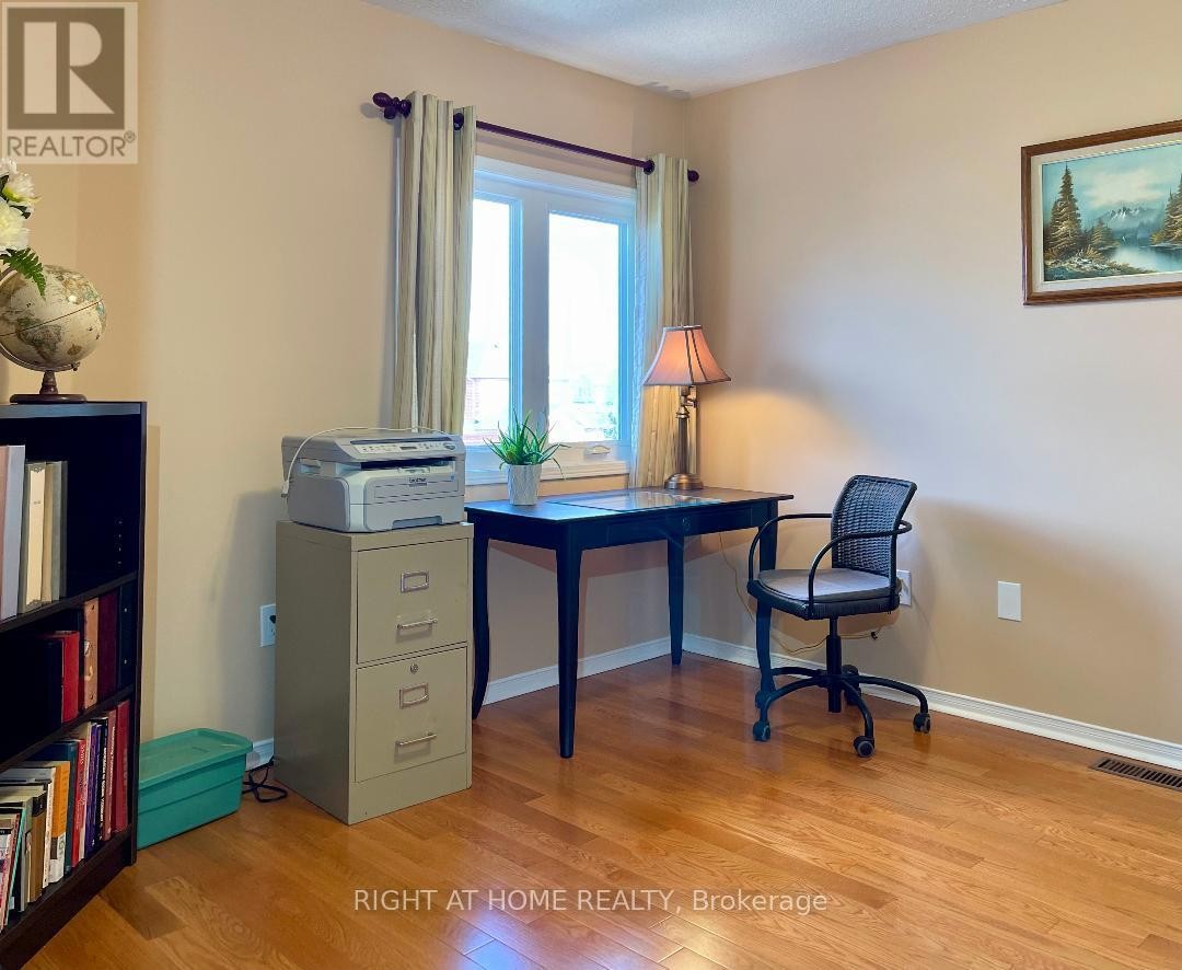 












845 MAYS CRESCENT

,
Mississauga (East Credit),




Ontario
L5V2G6

