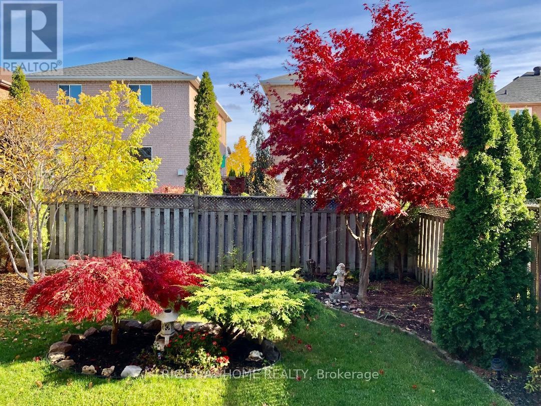 












845 MAYS CRESCENT

,
Mississauga (East Credit),




Ontario
L5V2G6

