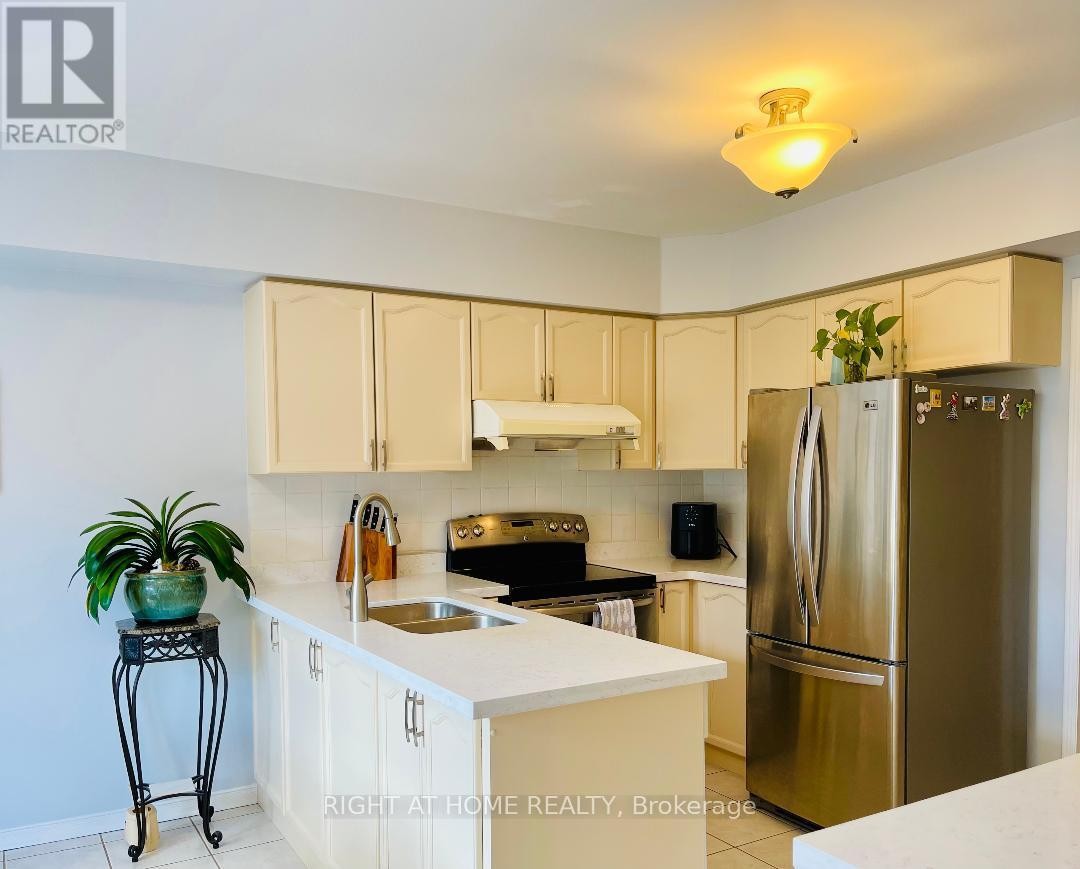 












845 MAYS CRESCENT

,
Mississauga (East Credit),




Ontario
L5V2G6

