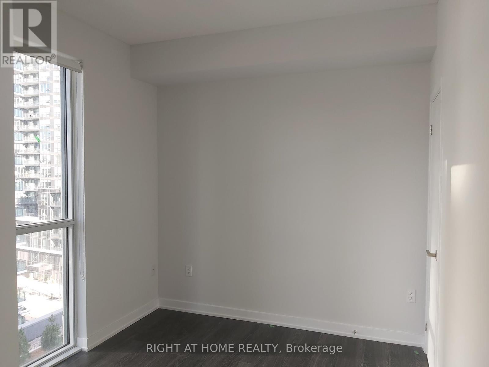 












815 - 4055 PARKSIDE VILLAGE DRIVE

,
Mississauga (Creditview),




Ontario
L5B0K8

